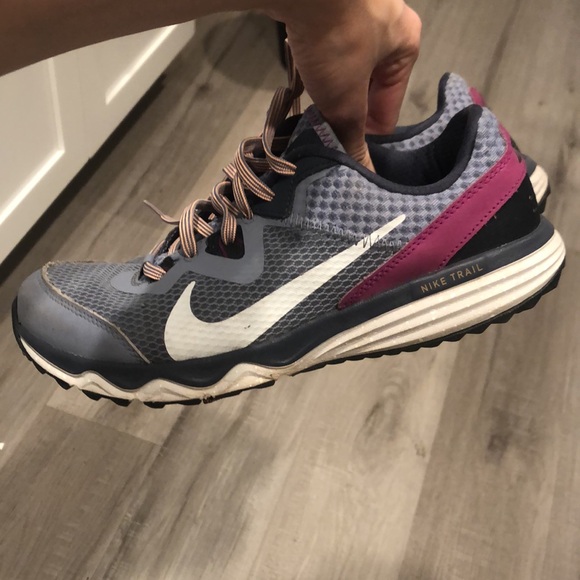 Nike trail sneakers size 7.5 - Picture 3 of 9